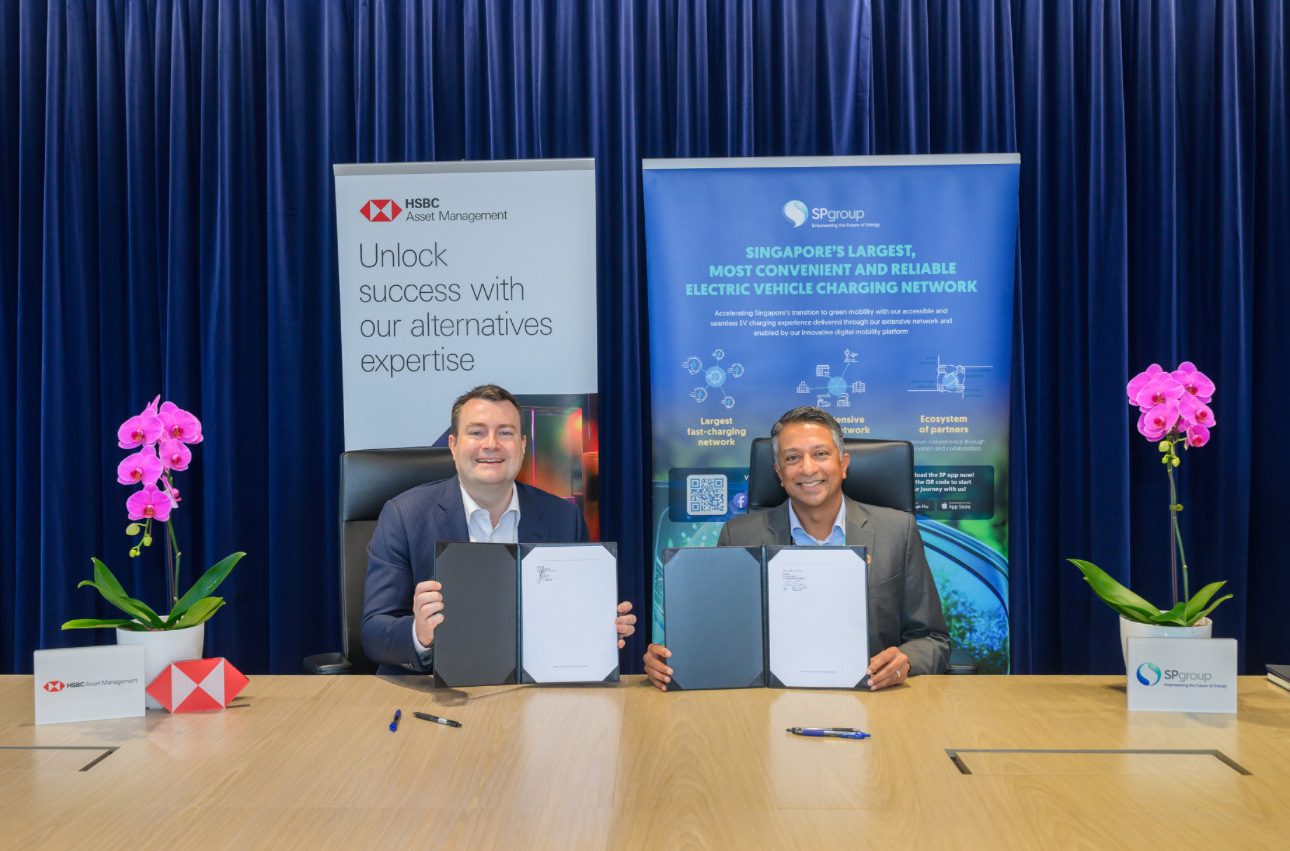 Left to Right: Paul Rhodes, Head of Energy Transition Infrastructure, Asia Pacific, HSBC Asset Management and S. Harsha, Managing Director for Sustainable Energy Solutions, SP Group